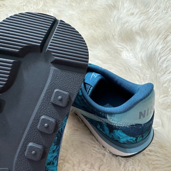 NIKE INTERNATIONALIST GPX 682912 400 - Picture 6 of 7